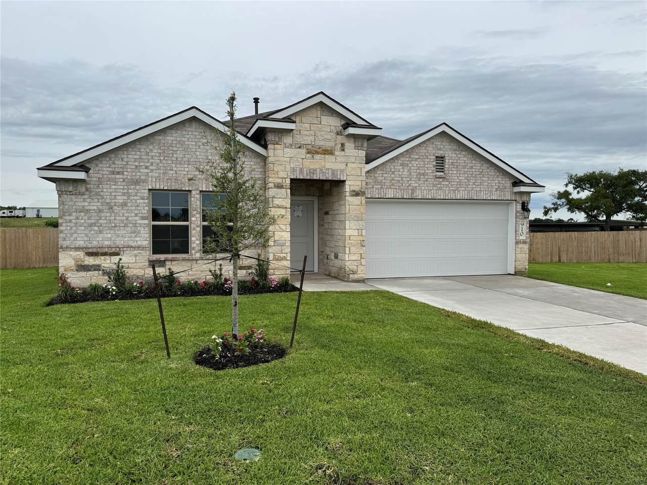 910 Legrand Street - Photo 1