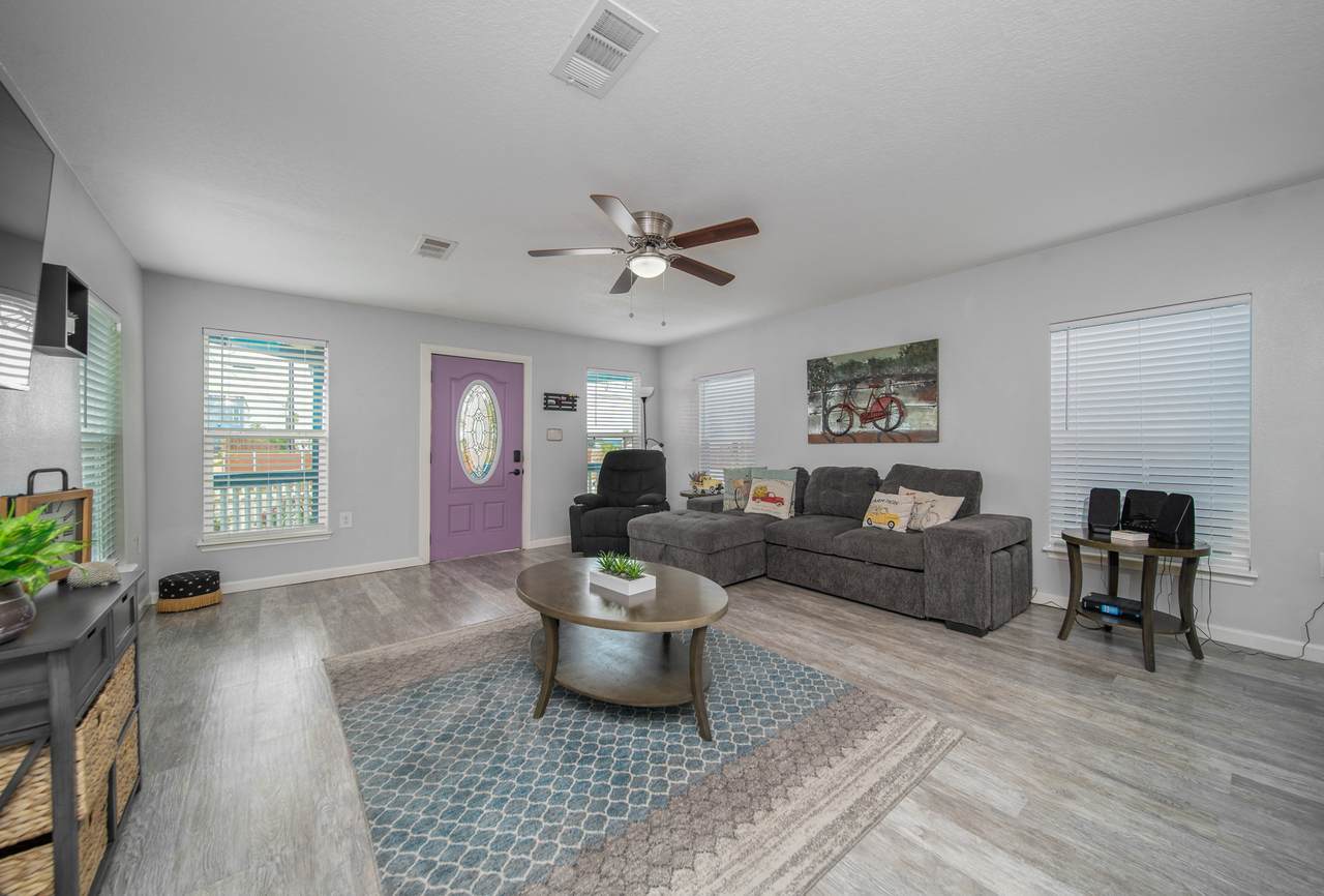 6317 Heards Lane - Photo 1