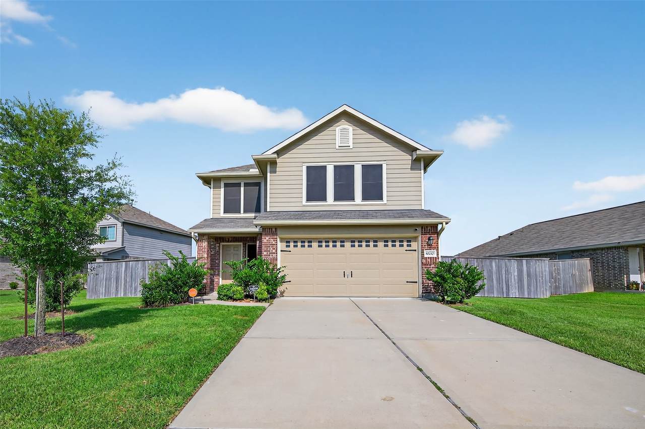 8630 River Crest Drive - Photo 1