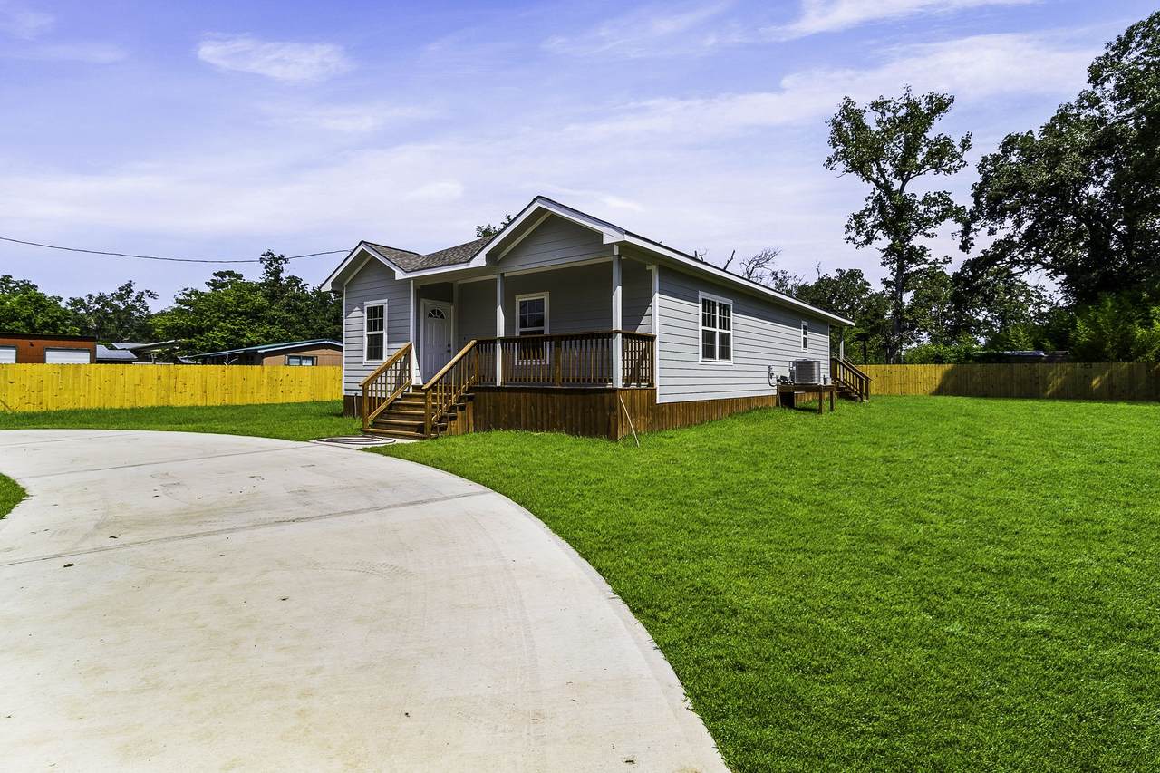 277 Vicksburg Lane - Photo 1