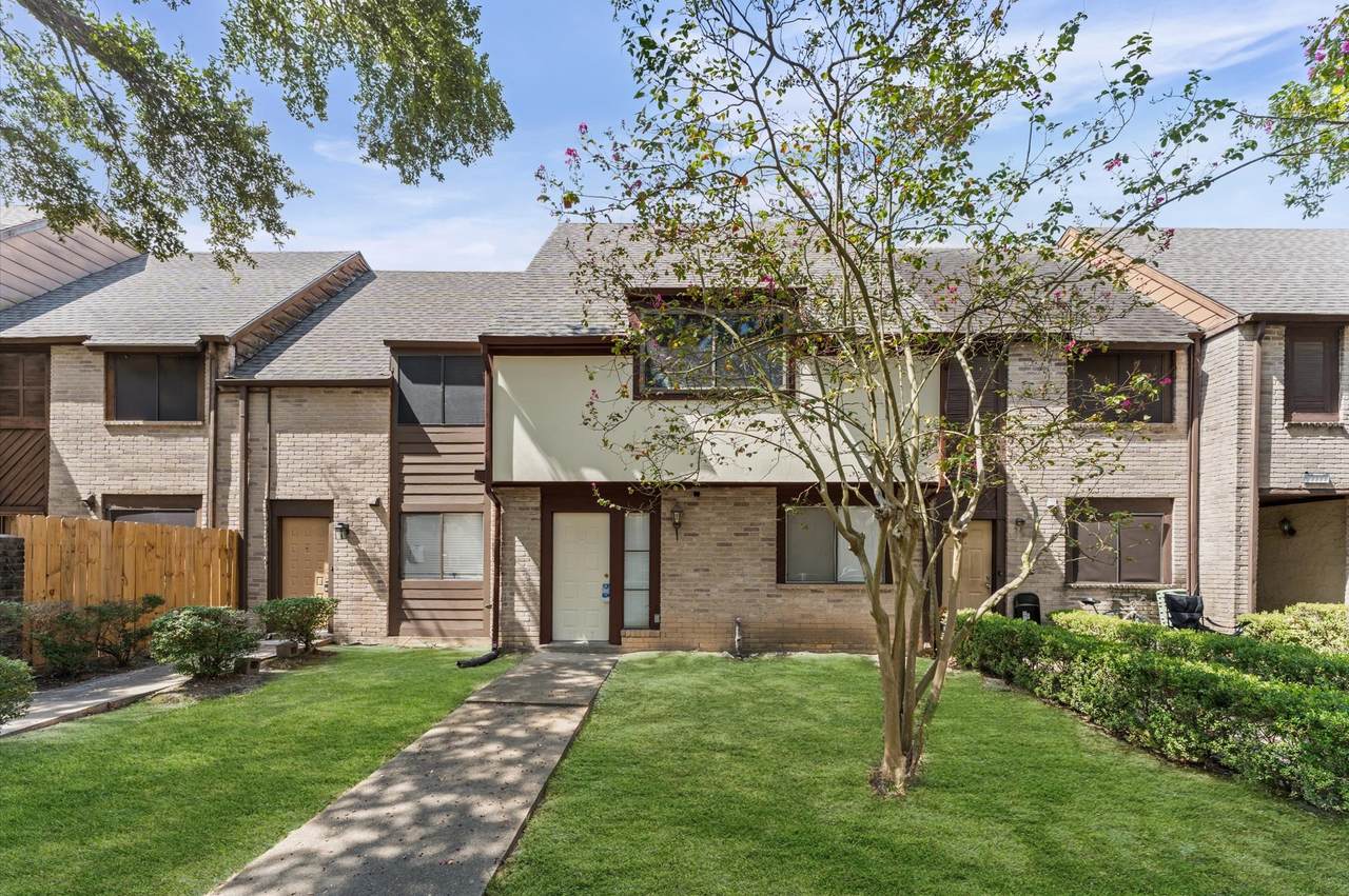 15627 Weldon Drive - Photo 1