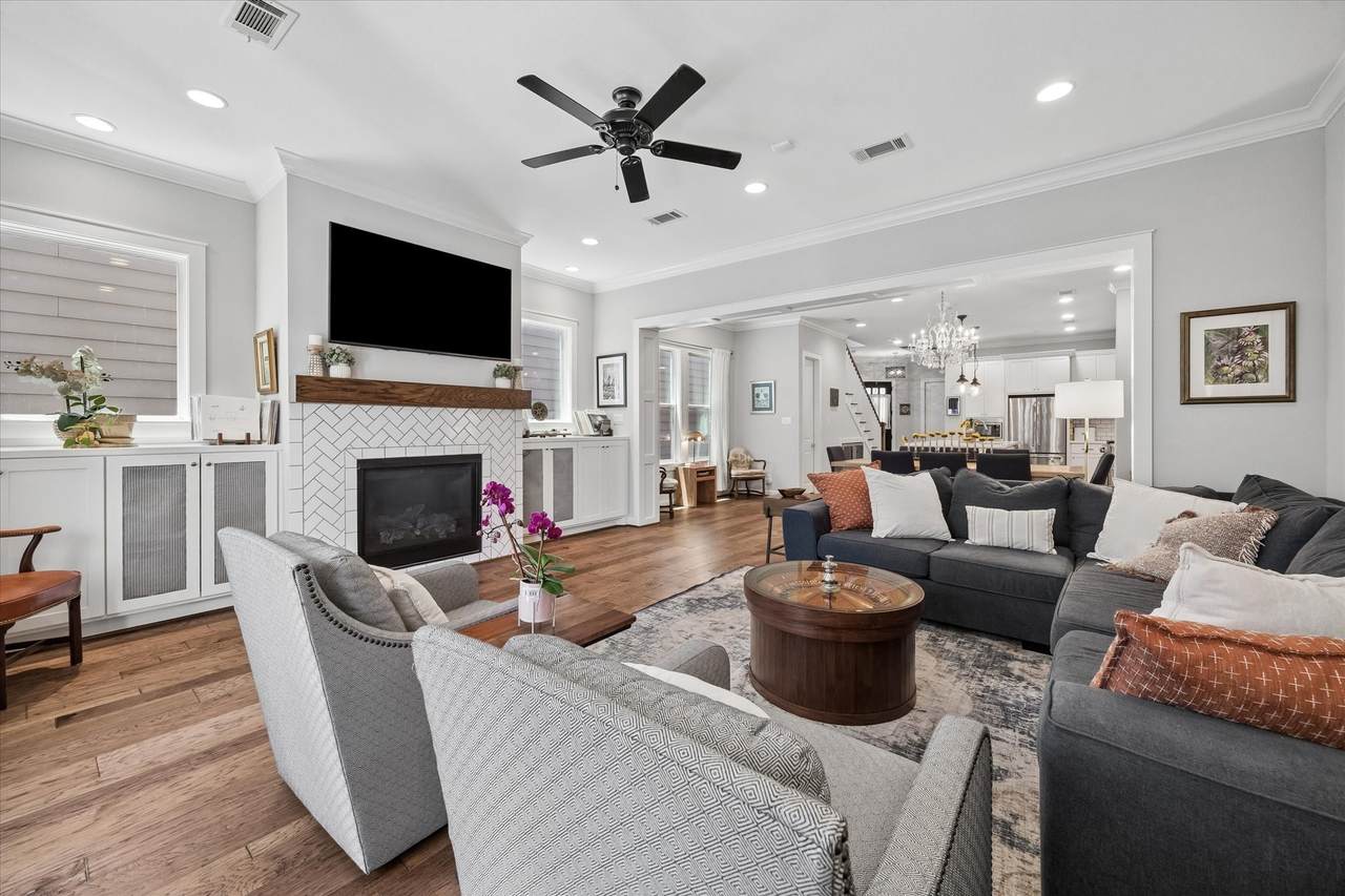 118 27th Street - Photo 1