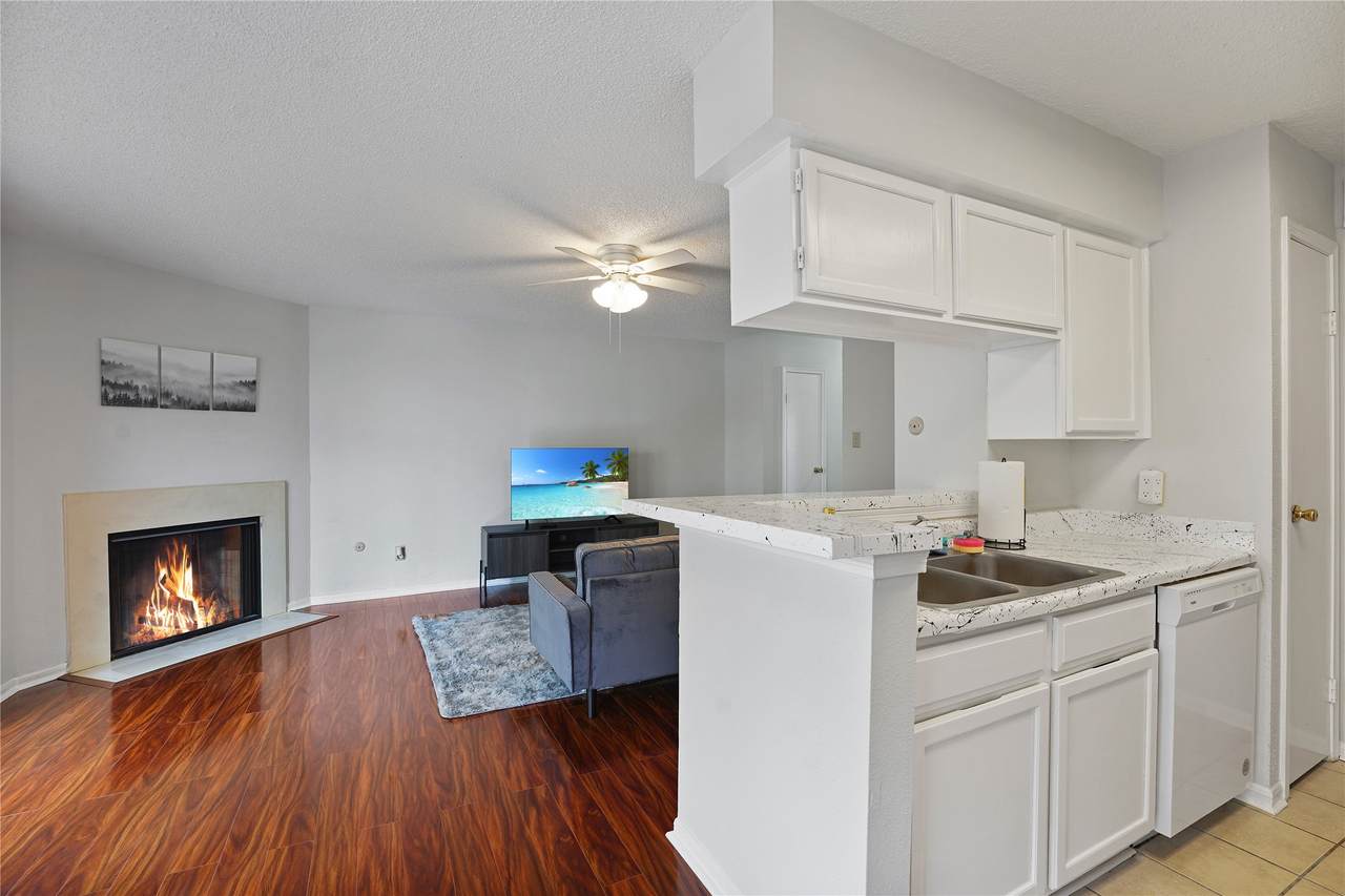 2120 El Paseo Street - Photo 1