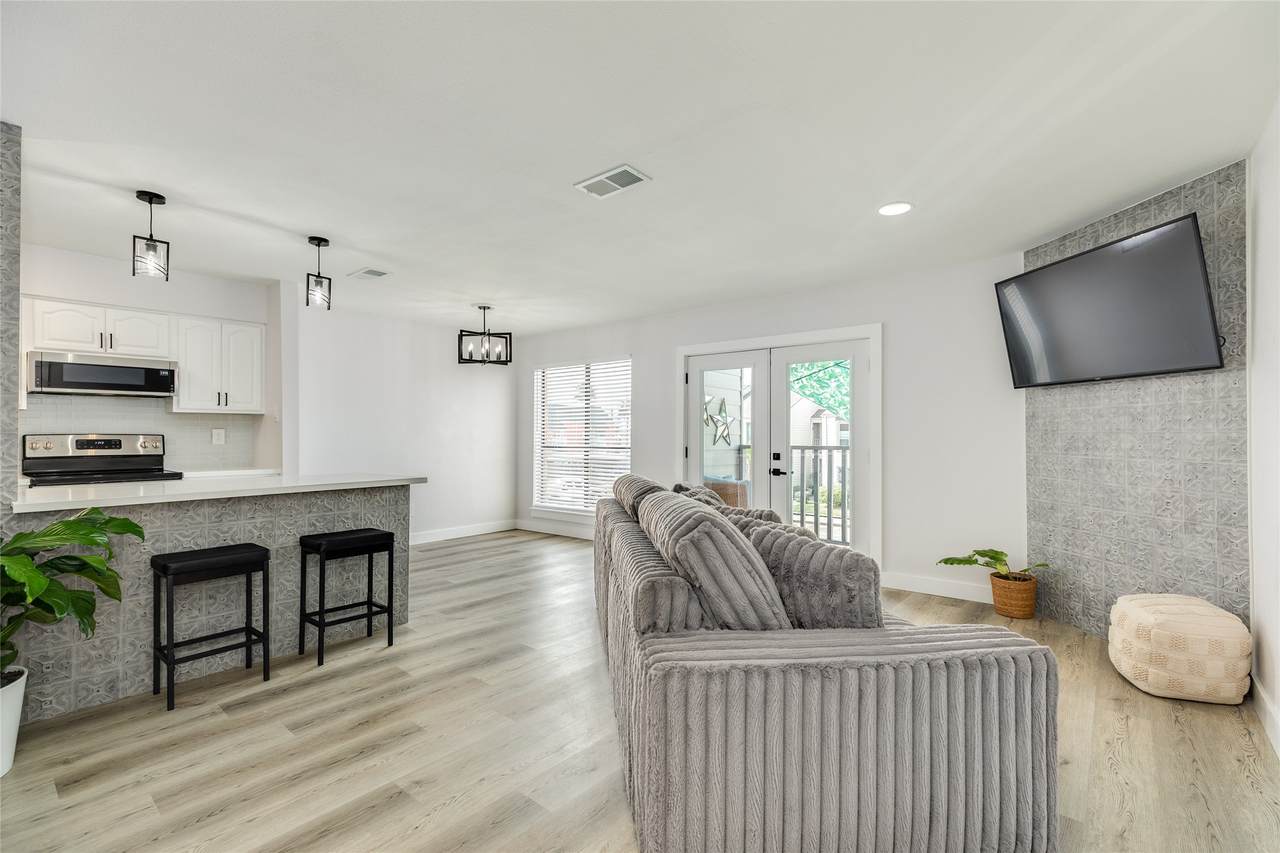 3220 69th Street - Photo 1
