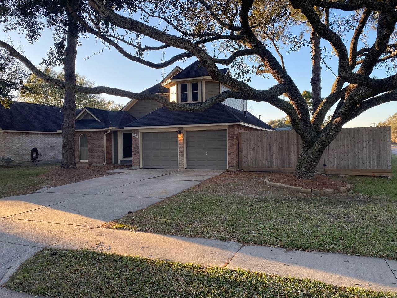 702 Regency Court - Photo 1