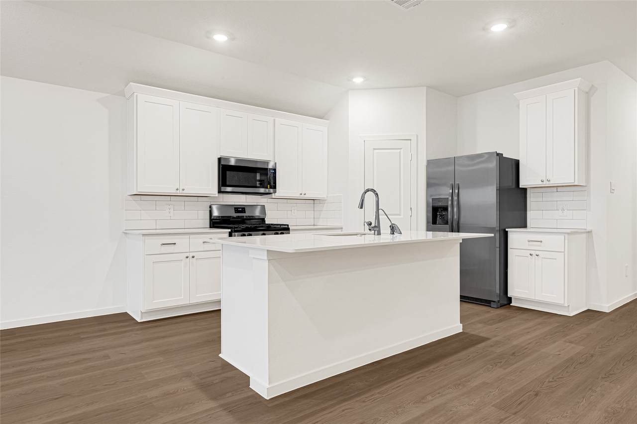 9114 Sunset Marina Way - Photo 1