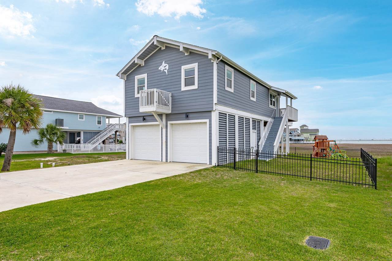 944 Tiki Drive - Photo 1