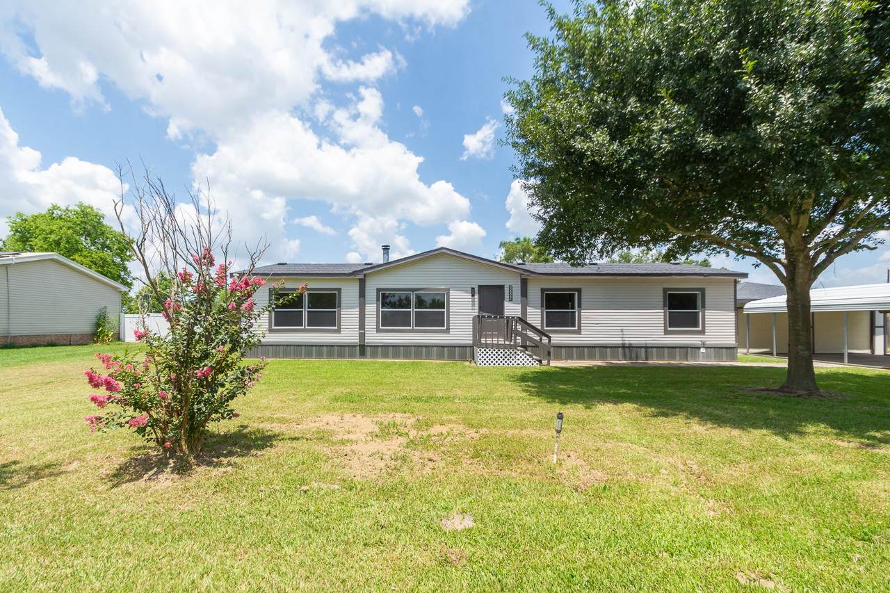 10023 Country Drive - Photo 1