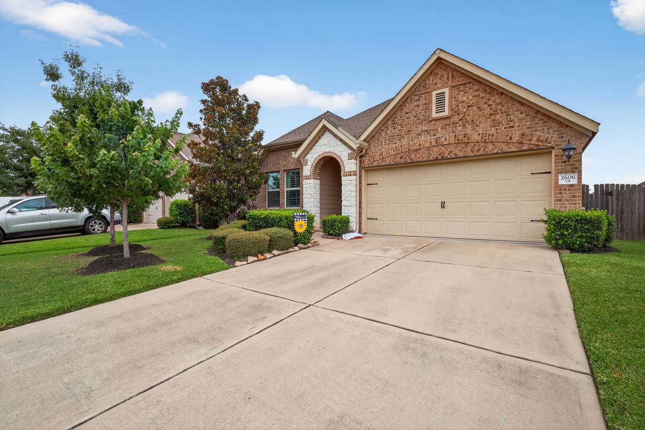 2606 Ivy Wood Lane - Photo 1