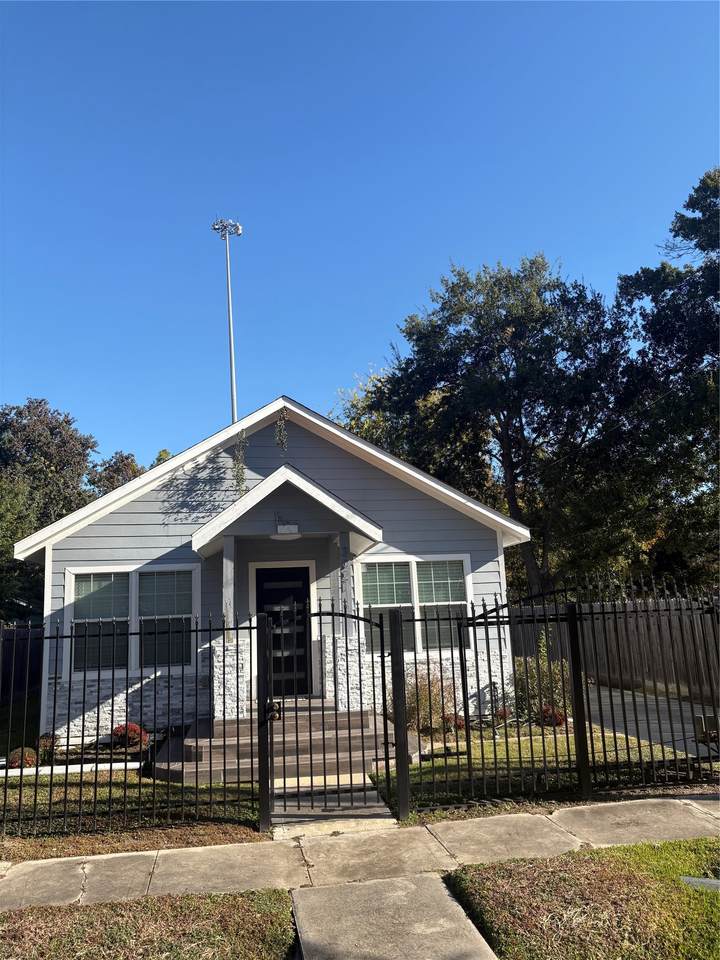 3021 Gray Street - Photo 1