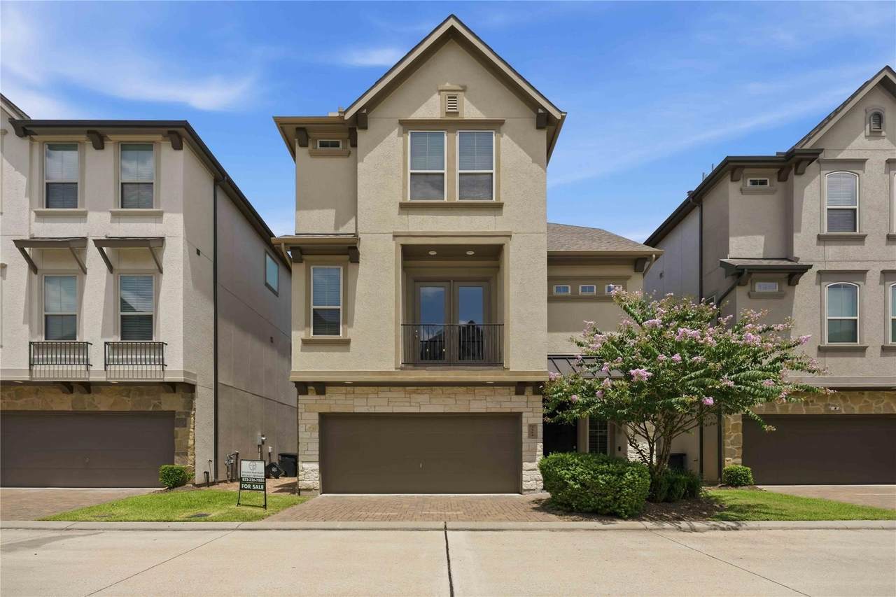 3904 Centre Plains Way - Photo 1
