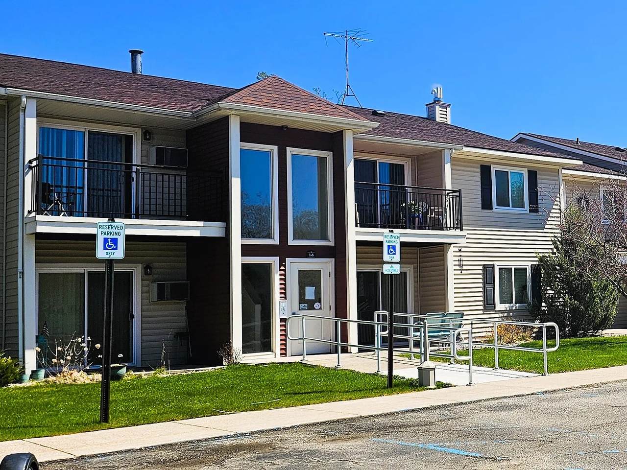 1708 Meridian St - Photo 1