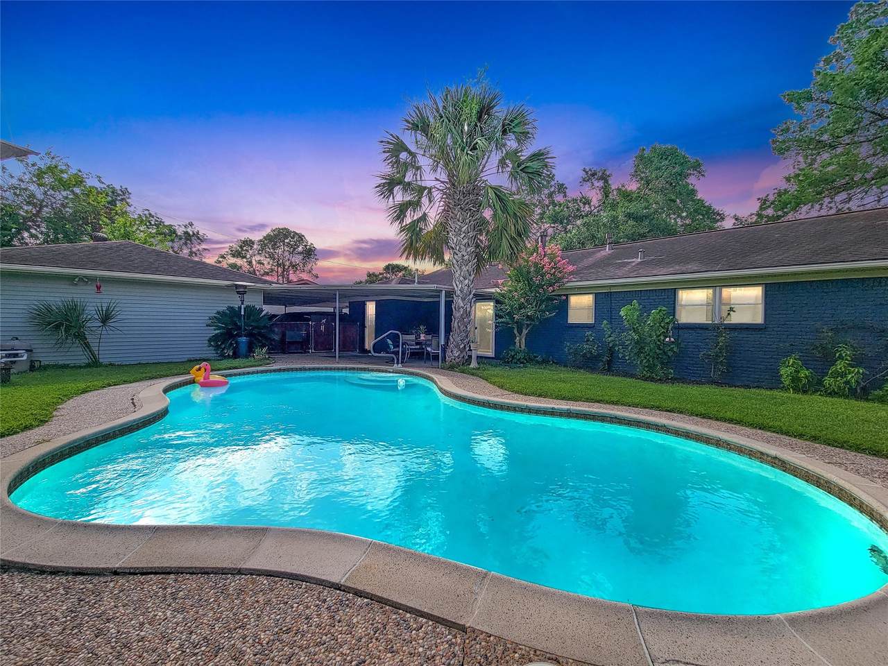 5439 Loch Lomond Drive - Photo 1