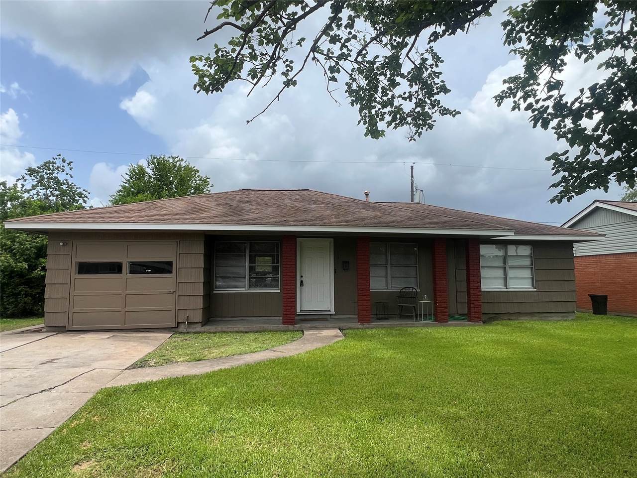 1305 Serpentine Drive - Photo 1
