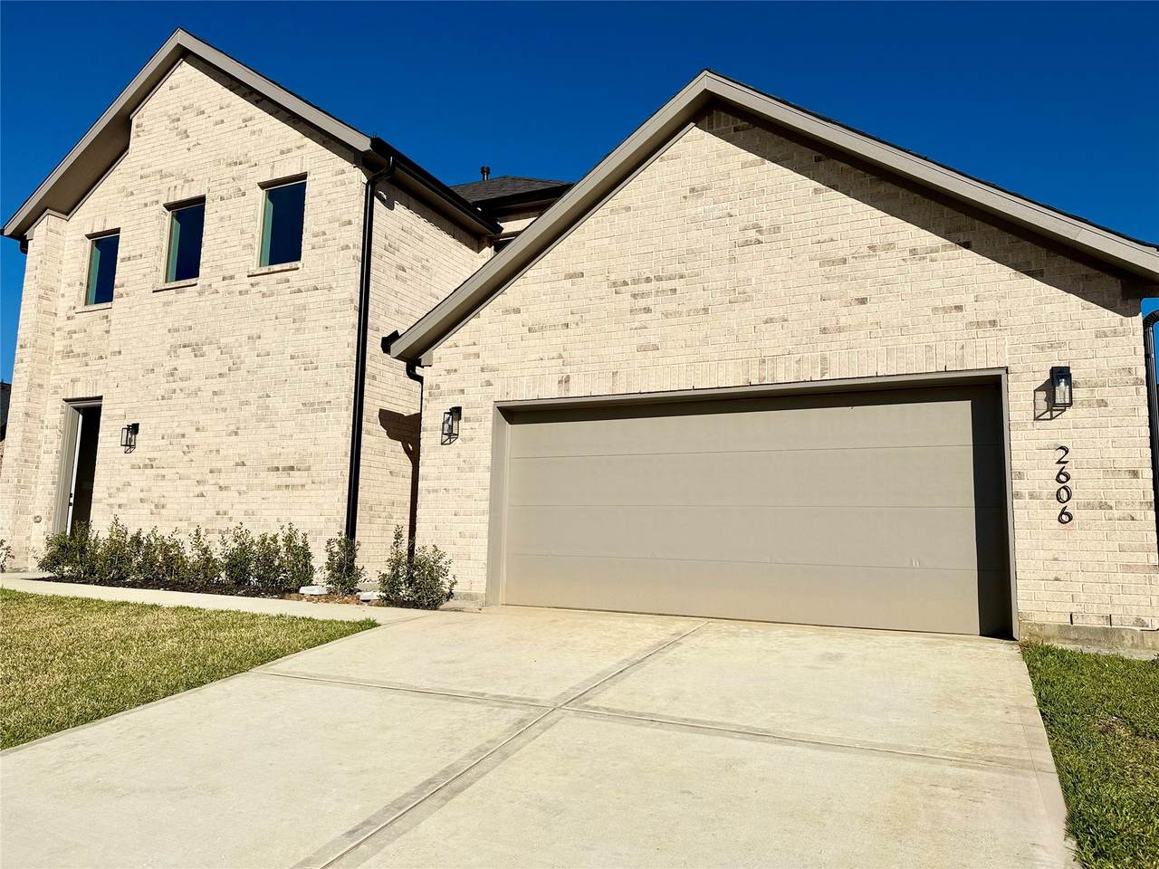 2606 Liguria Ln - Photo 1