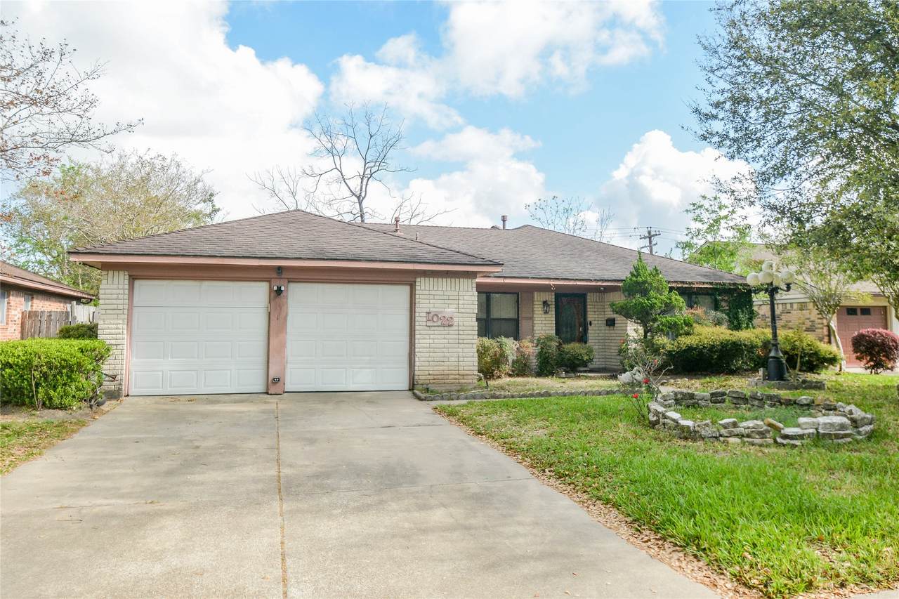 1022 Saddle Rock Drive - Photo 1