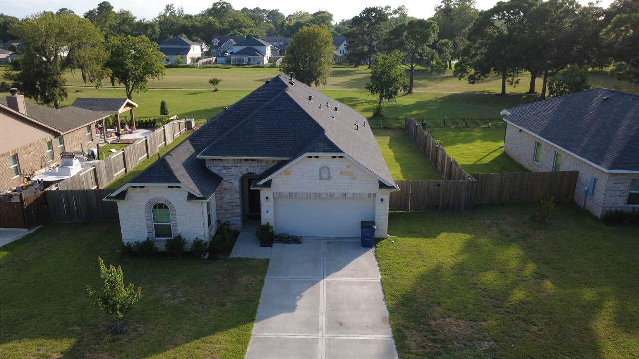 439 Amherst Drive - Photo 1
