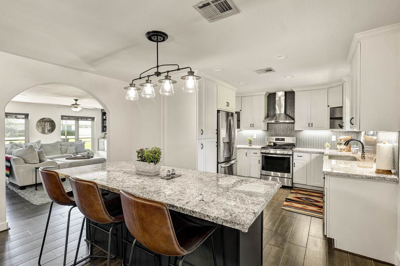 3006 Helberg Road - Photo 1