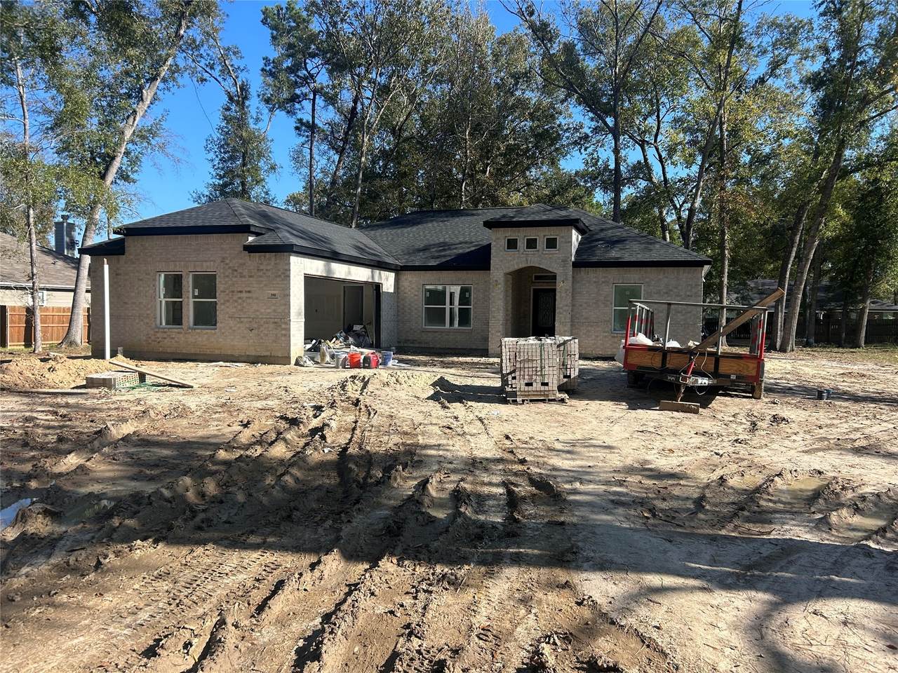 390 Linnwood - Photo 1