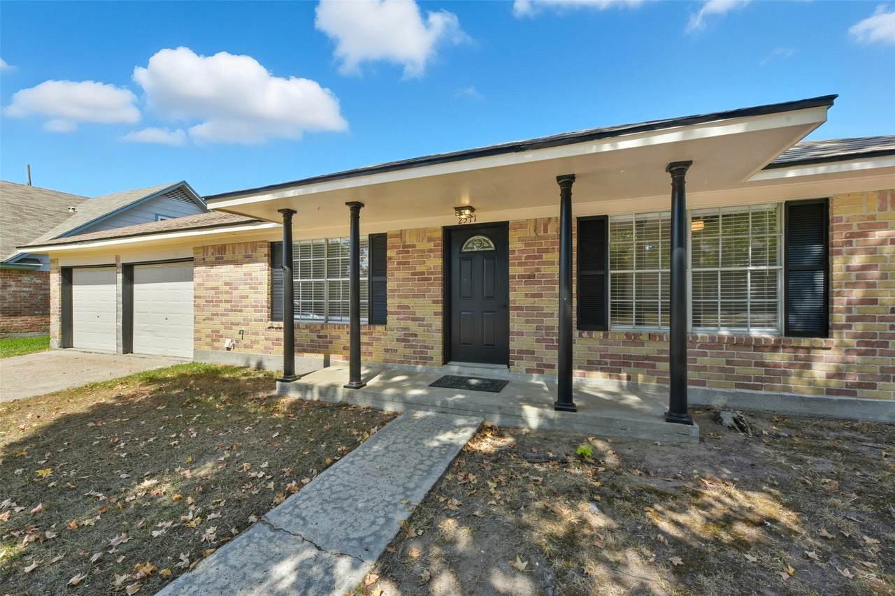 2511 Leichester Drive - Photo 1