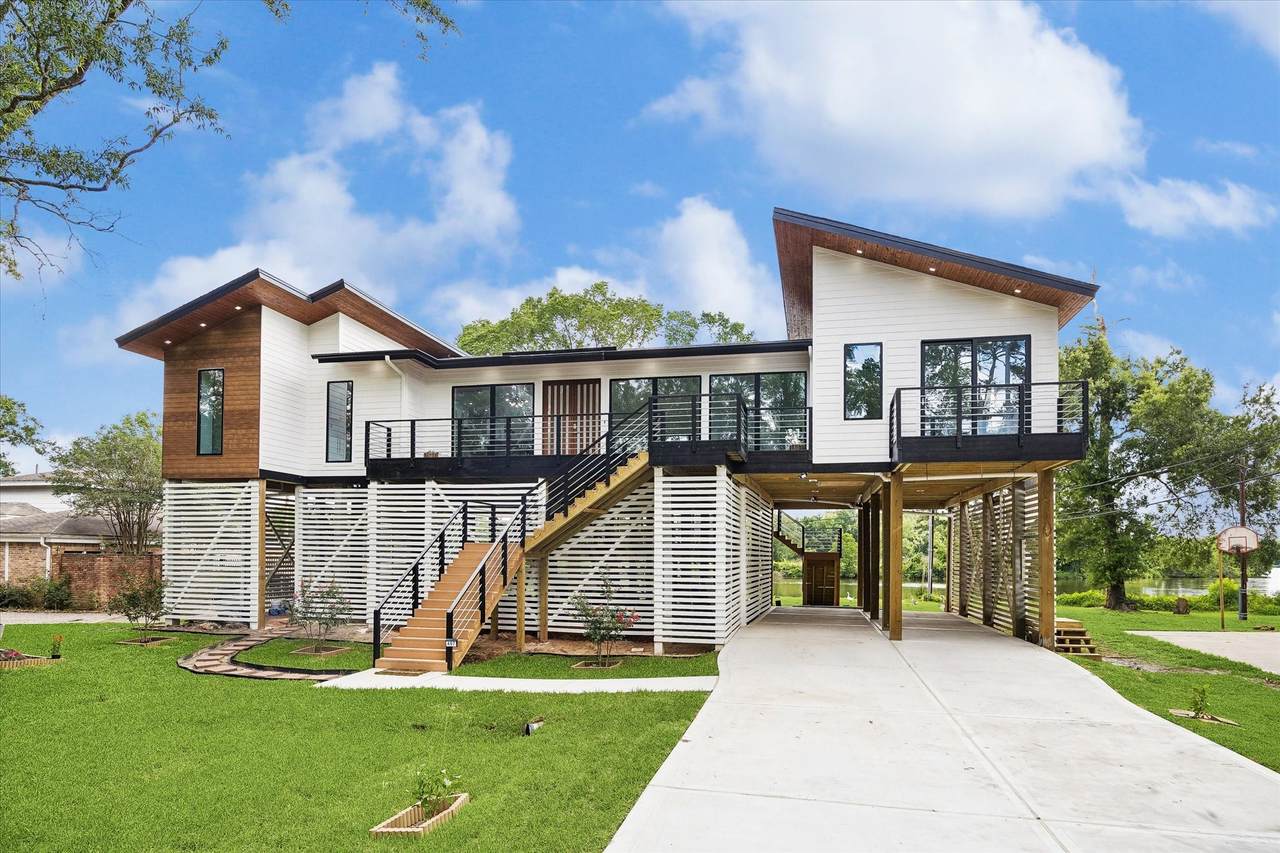 407 Brook Hollow Drive - Photo 1