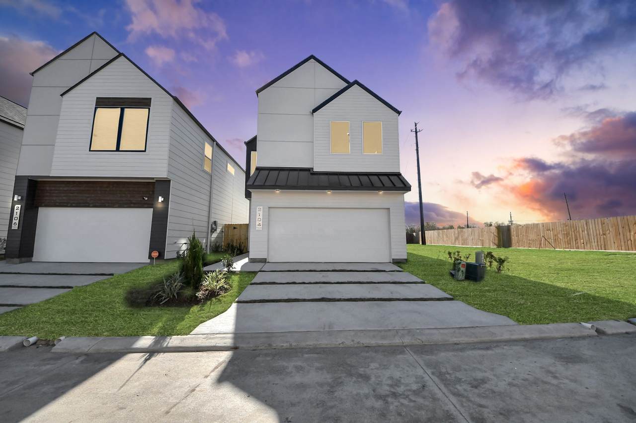 2104 Diagonal Lane - Photo 1