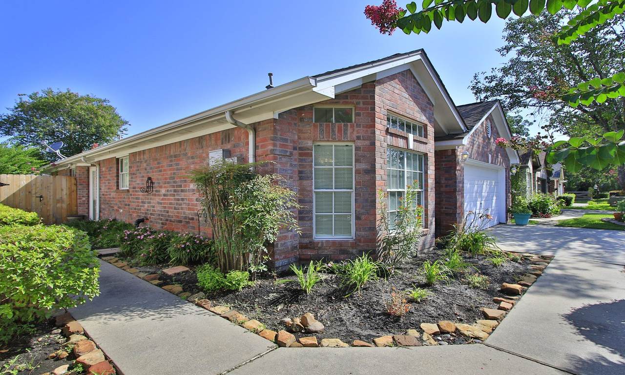 422 Cherry Laurel Drive - Photo 1