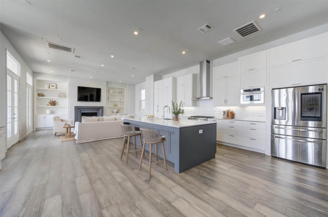 5336 Chandler Street - Photo 1