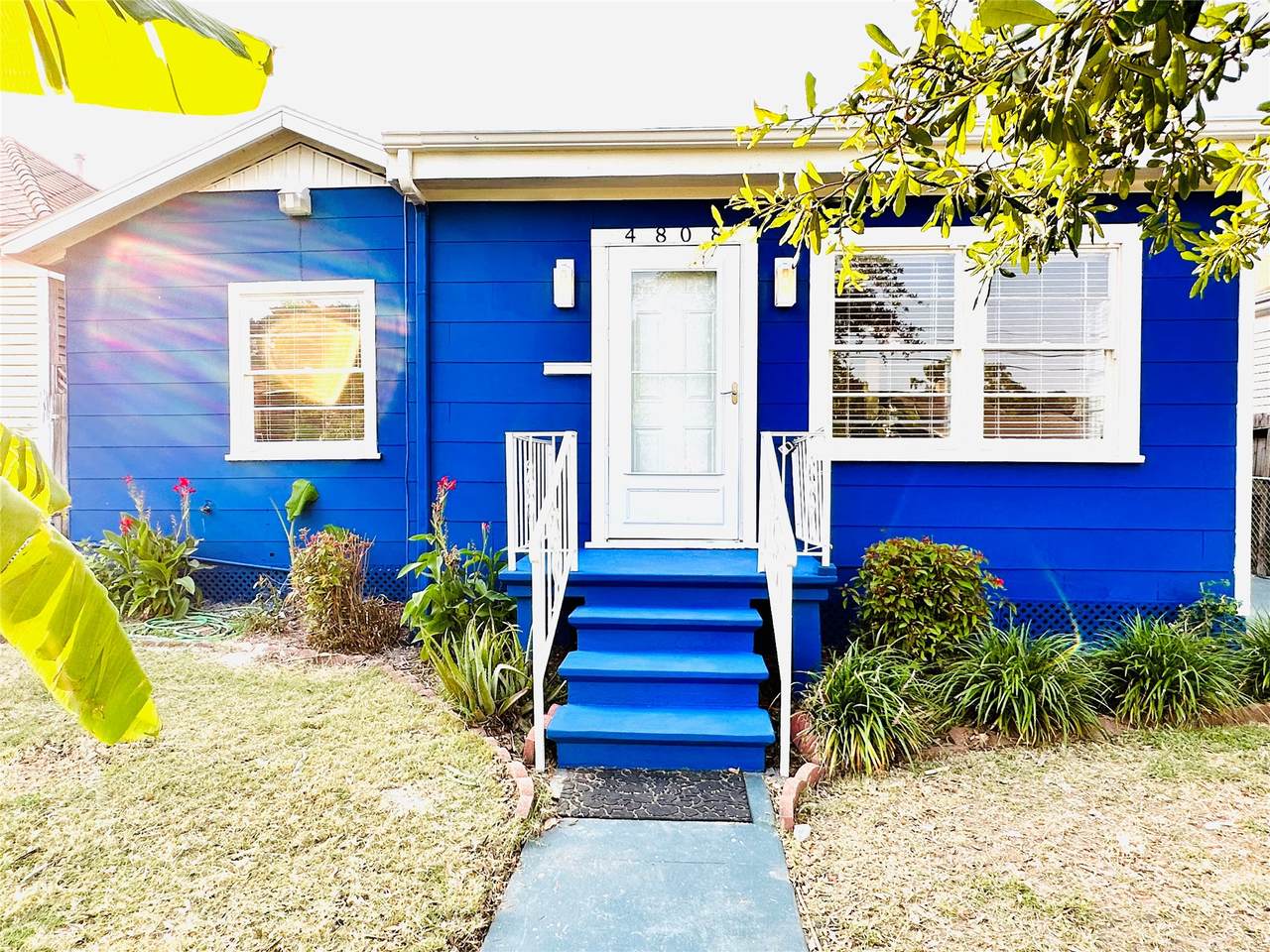 4808 Avenue - Photo 1