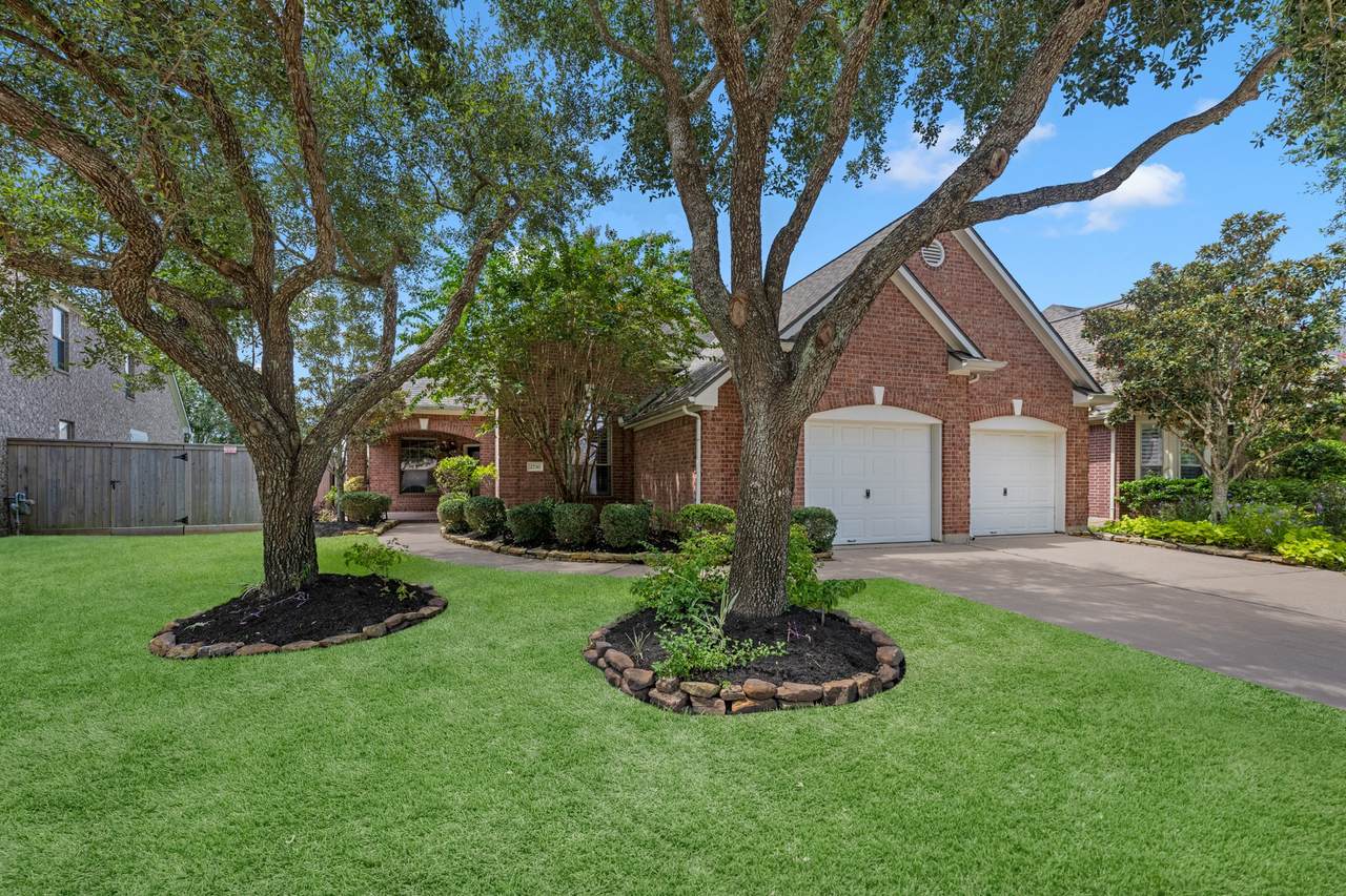2730 Driftwood Drive - Photo 1