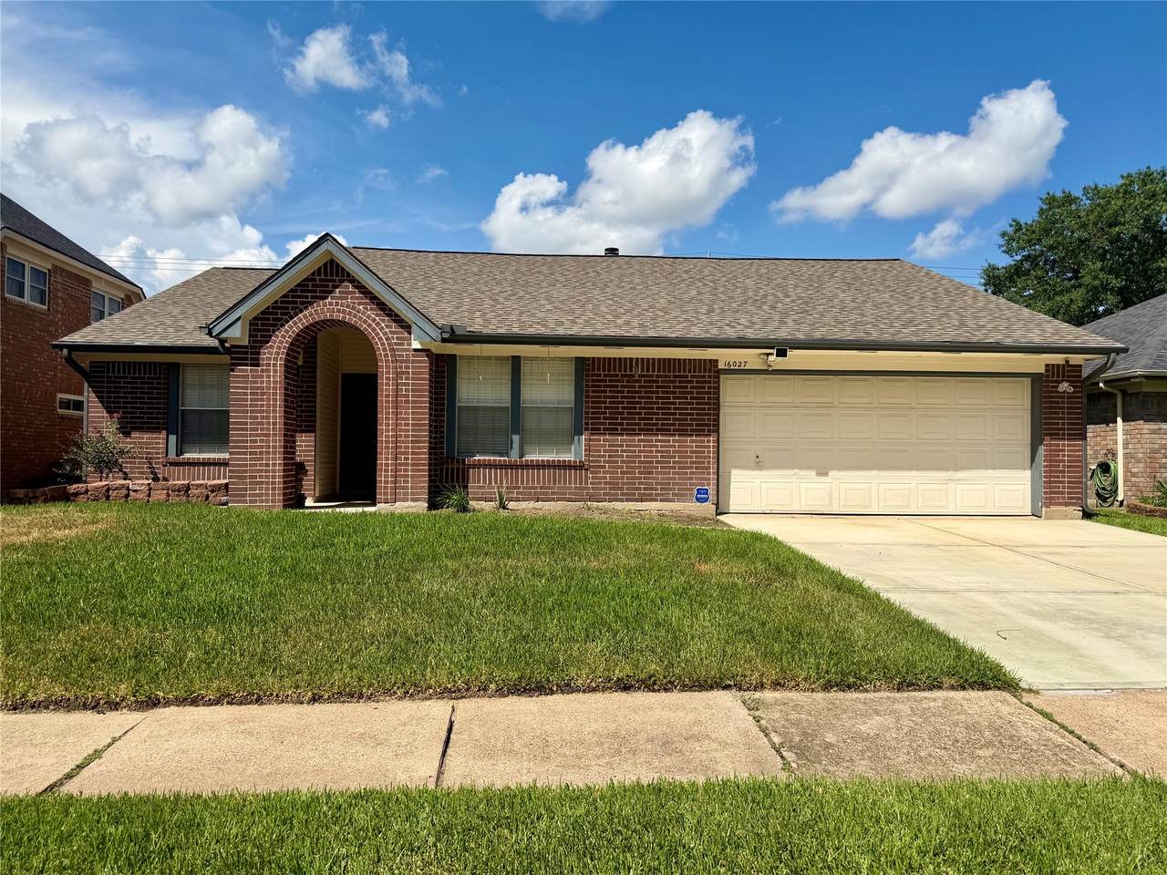 16027 Surrey Woods Drive - Photo 1