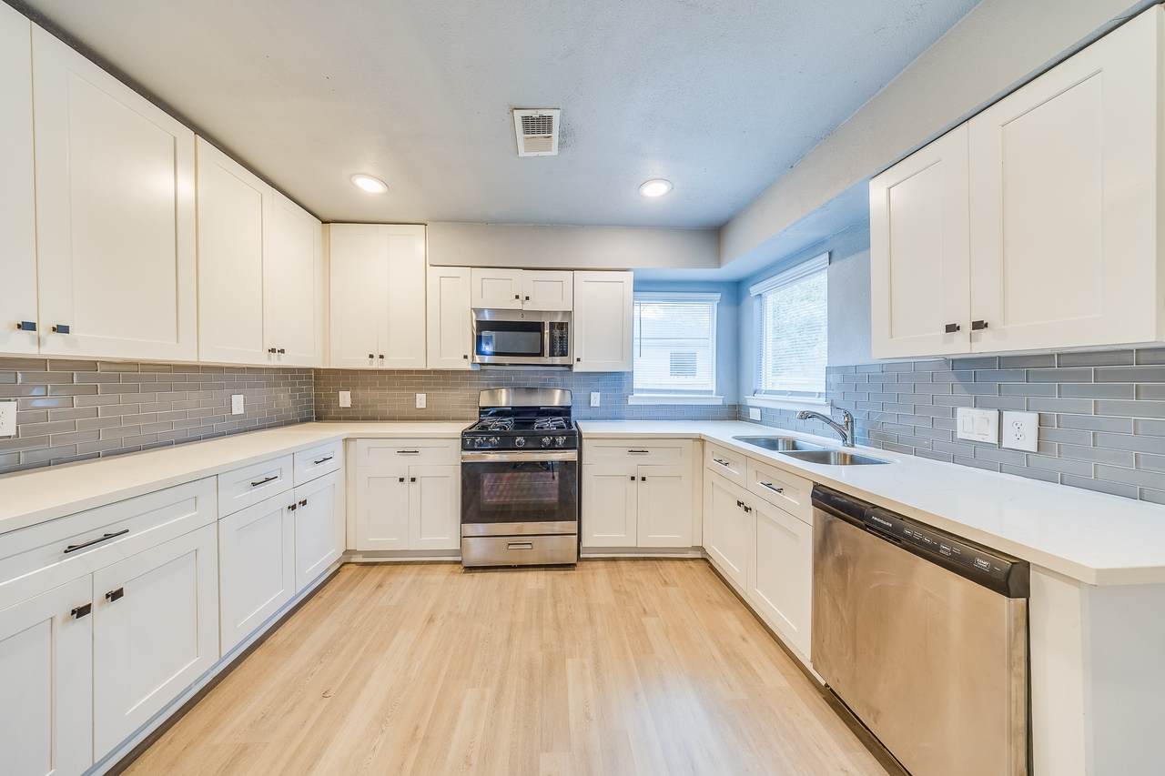 4523 Keystone Street - Photo 1