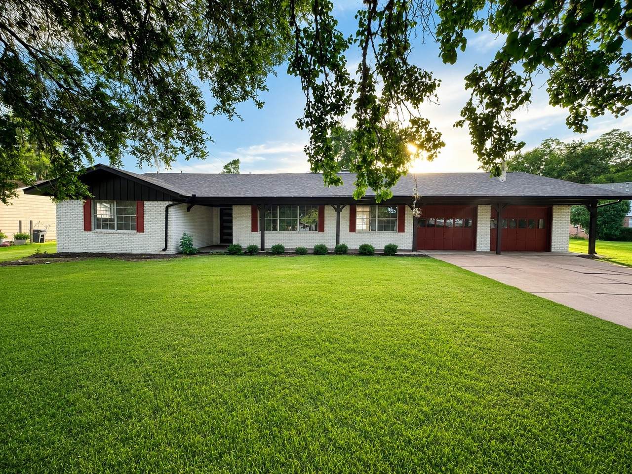 118 Clover Street - Photo 1