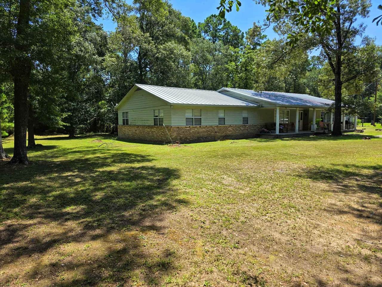 16823 Dogwood Court - Photo 1