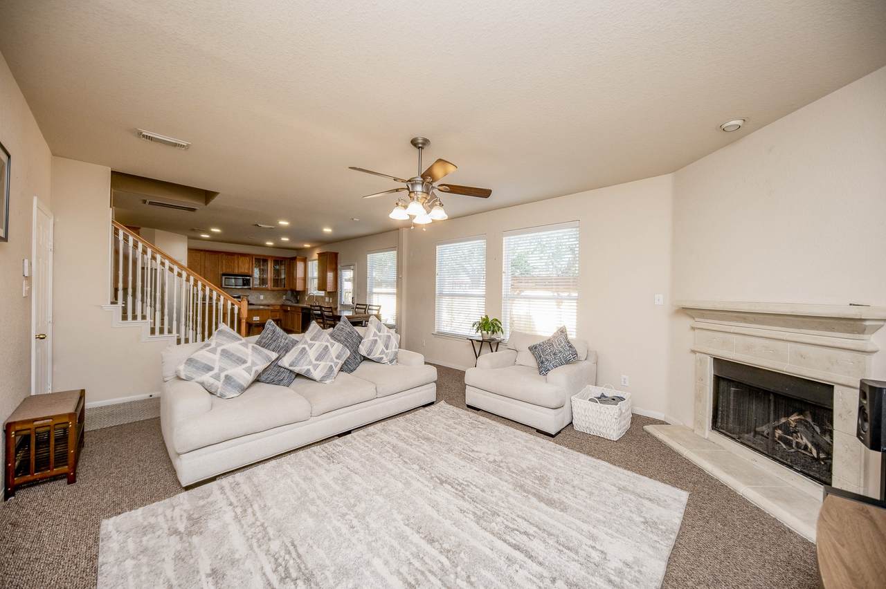 4609 Buescher Court - Photo 1