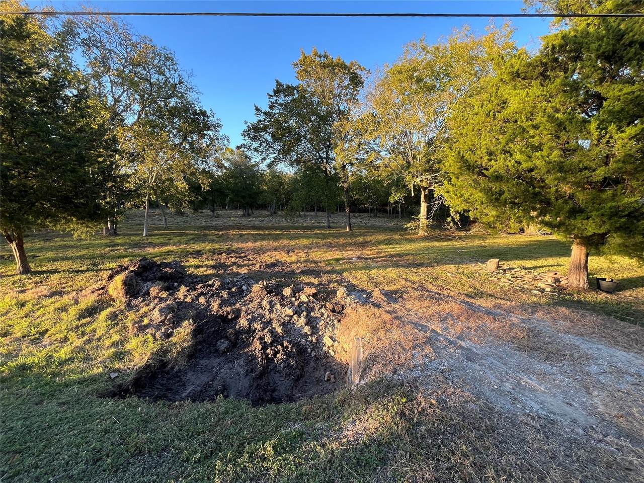 138 W Shreck Avenue - Photo 1