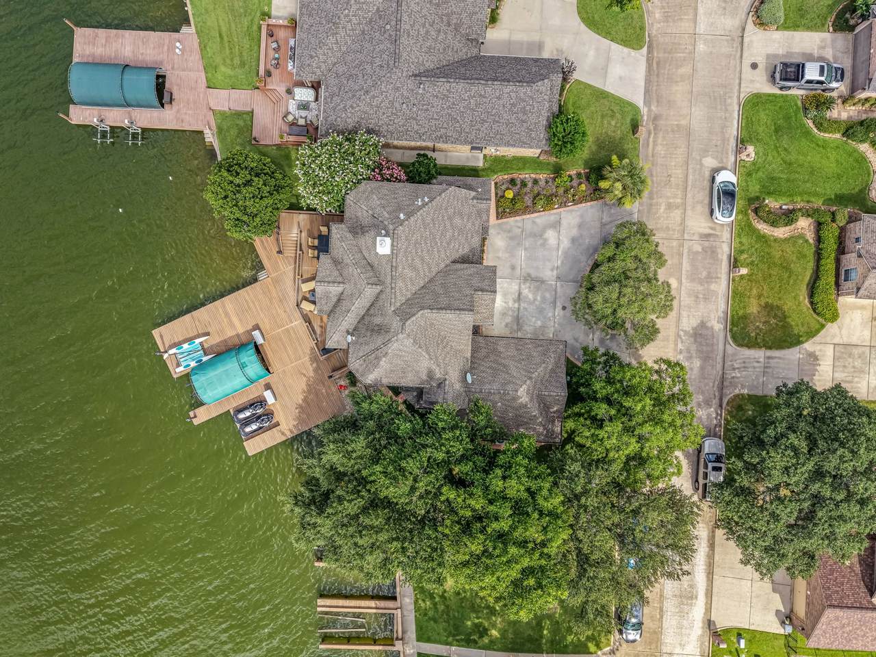 318 Bayshore Drive - Photo 1