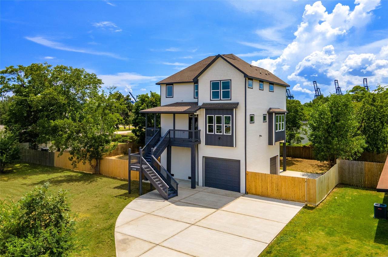 607 Forest Avenue - Photo 1