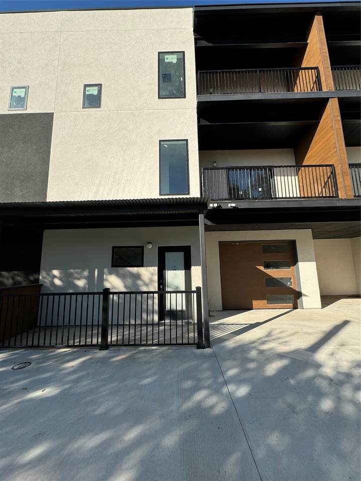 715 Ogden Street - Photo 1