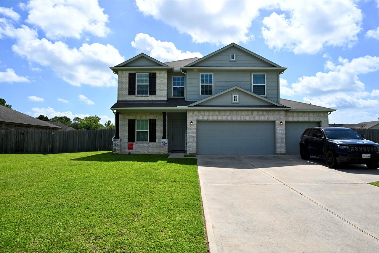 2570 Turberry Drive - Photo 1