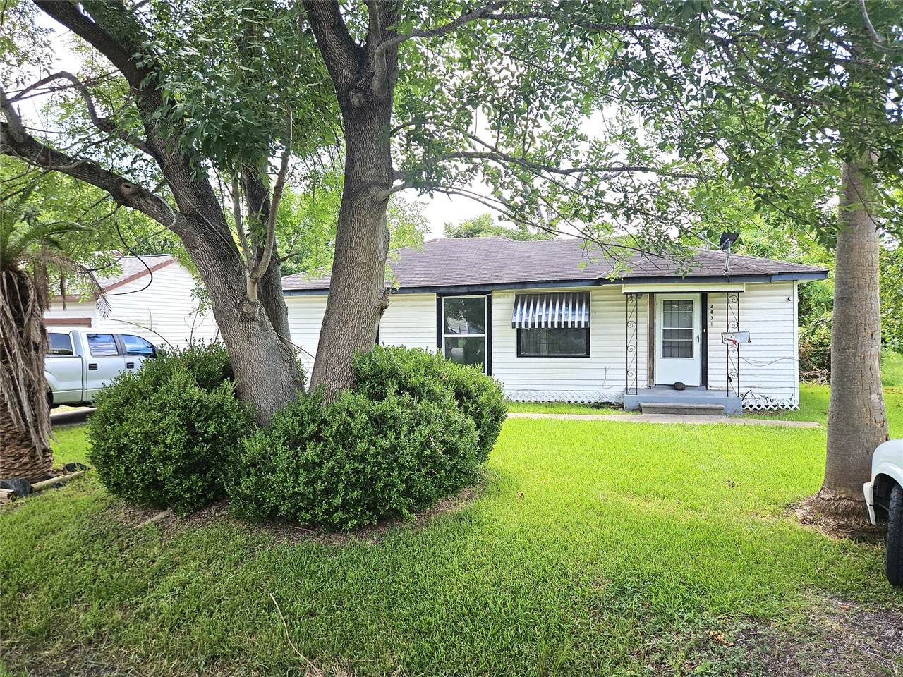 3431 Sayers Street - Photo 1