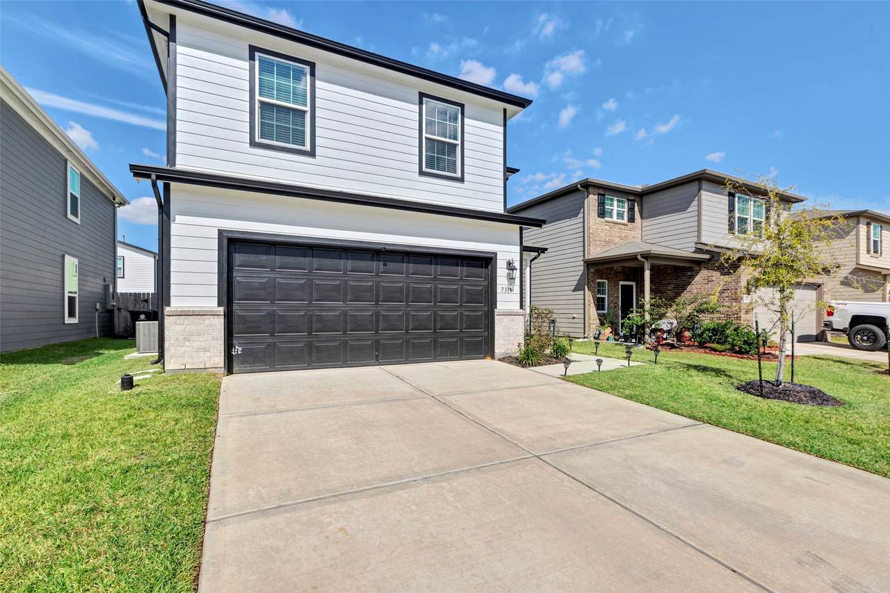 7319 Concorde Field Drive - Photo 1