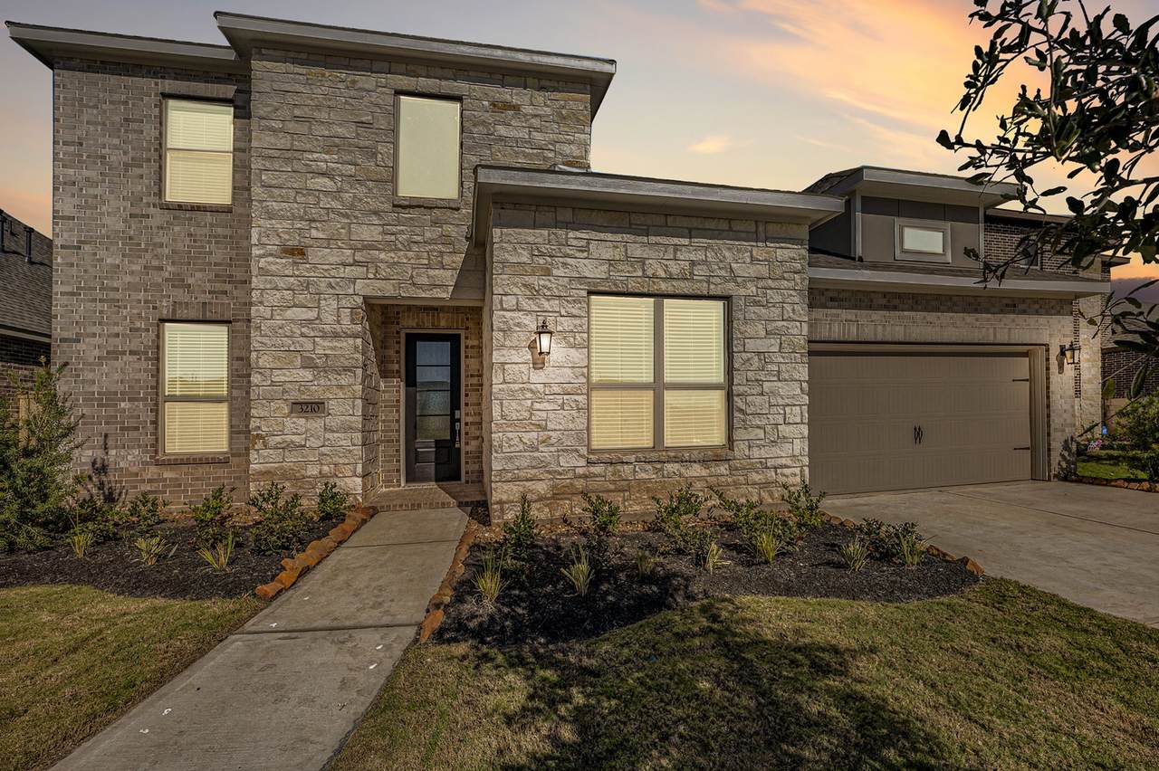 3210 Blue Grama Bend - Photo 1