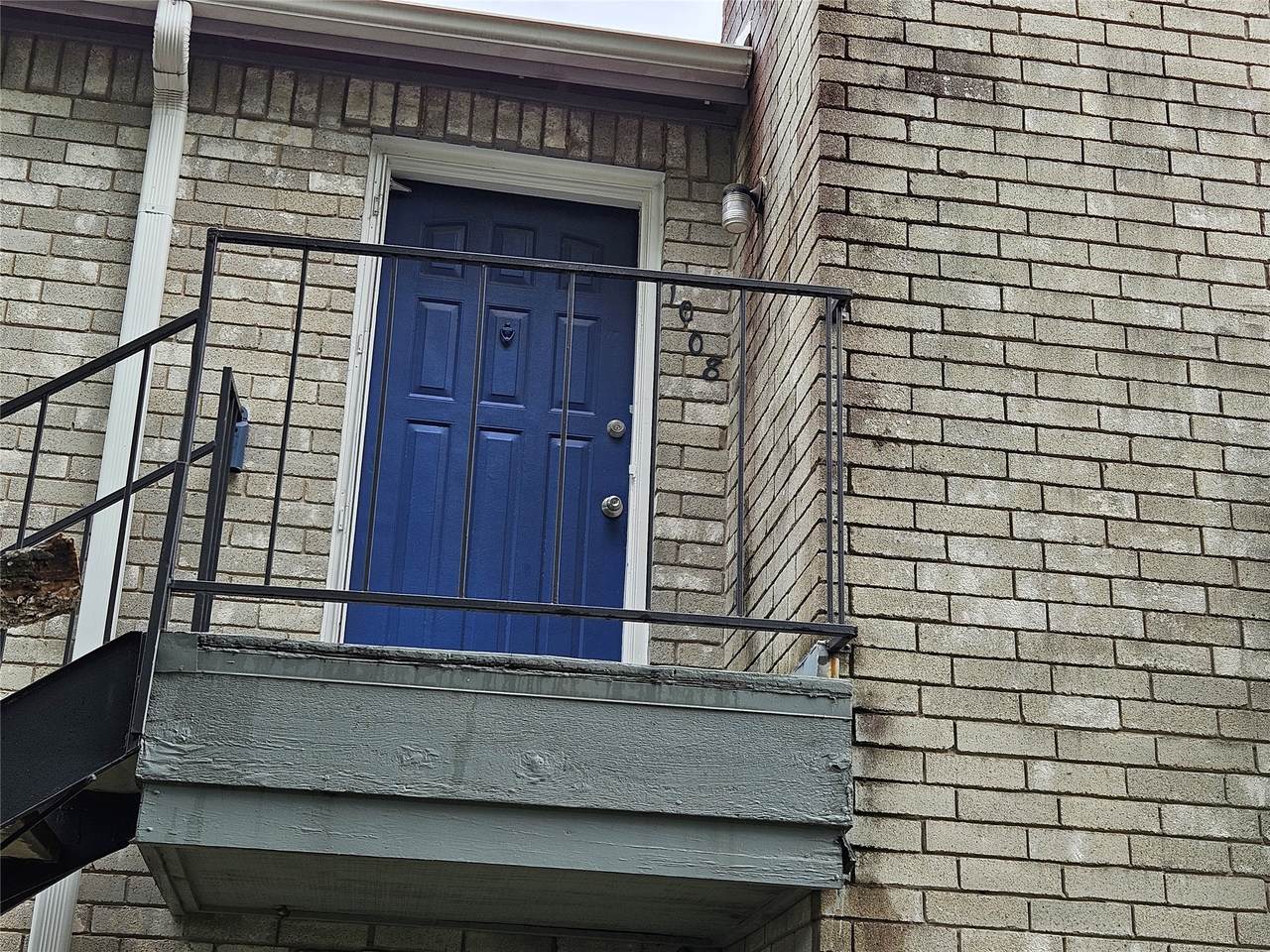 9797 Leawood Boulevard - Photo 1