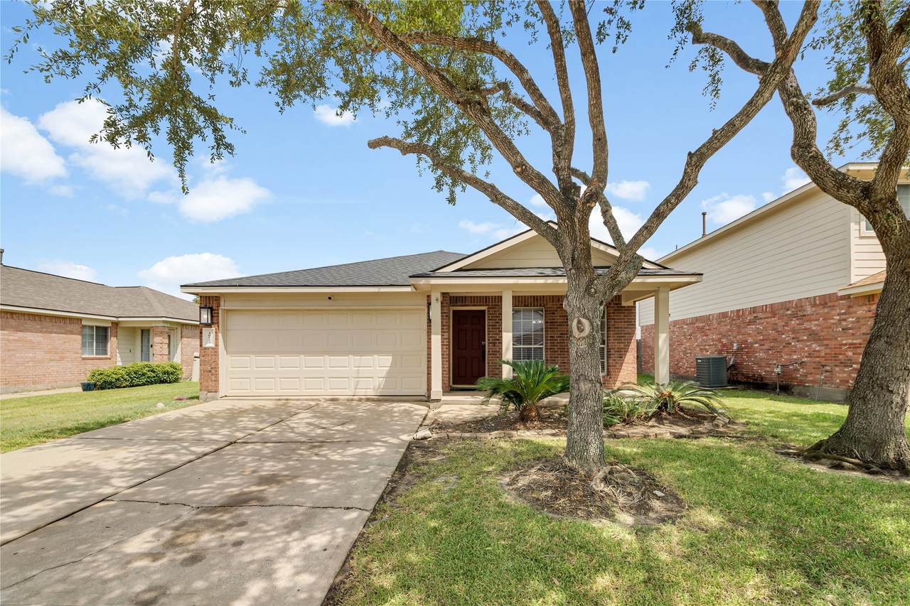 10515 Evergreen Street - Photo 1