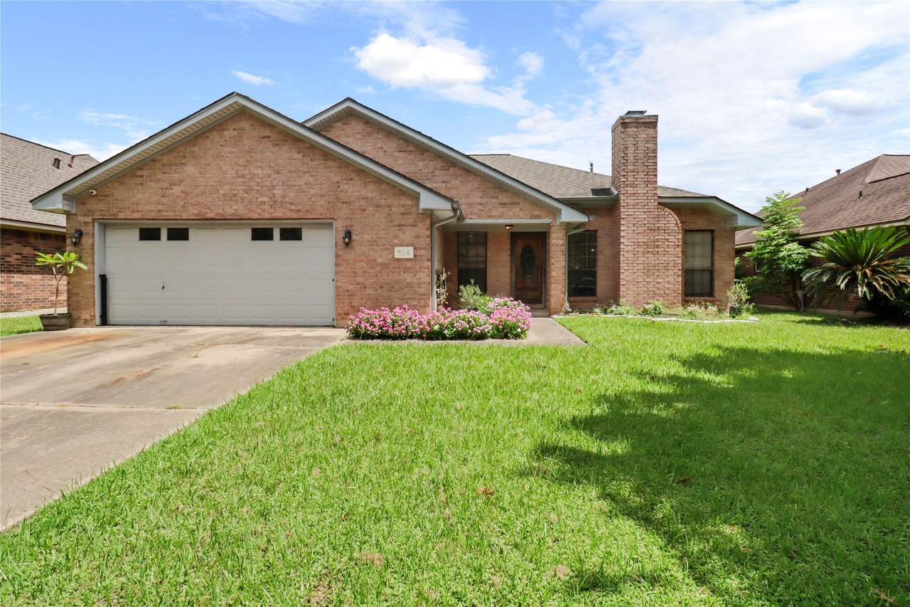 629 Manor Drive - Photo 1