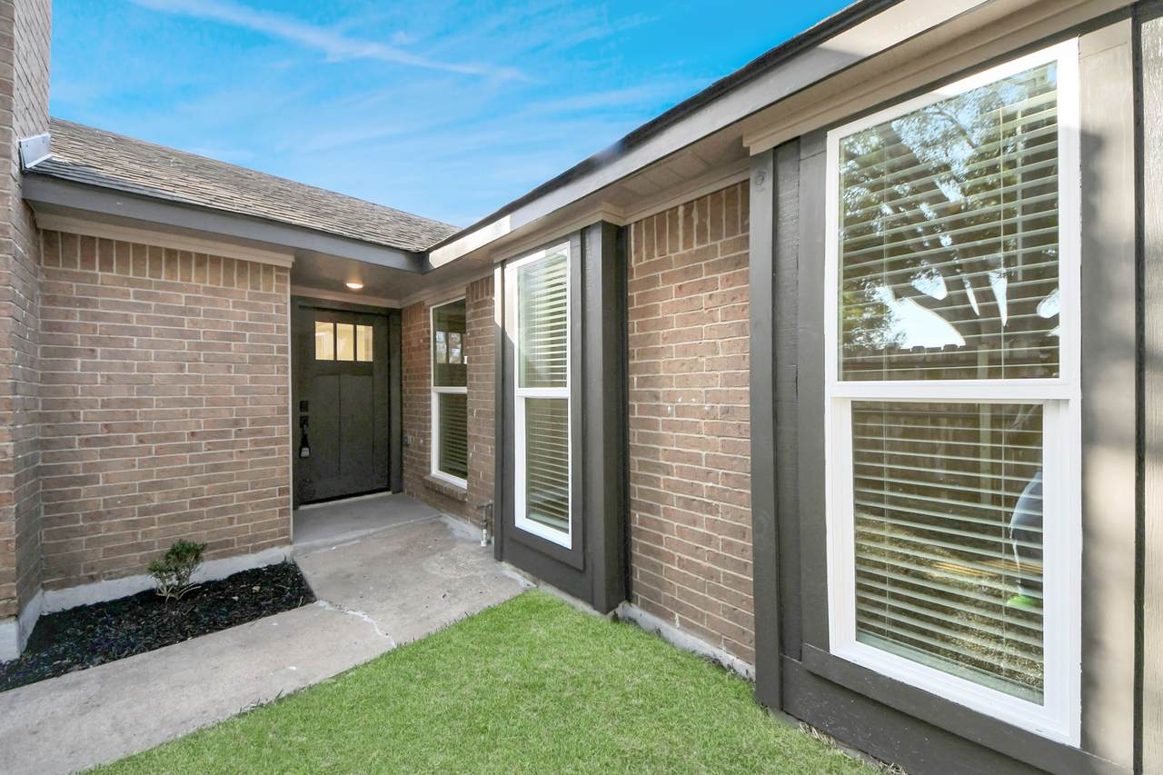 3305 Avenue R - Photo 1