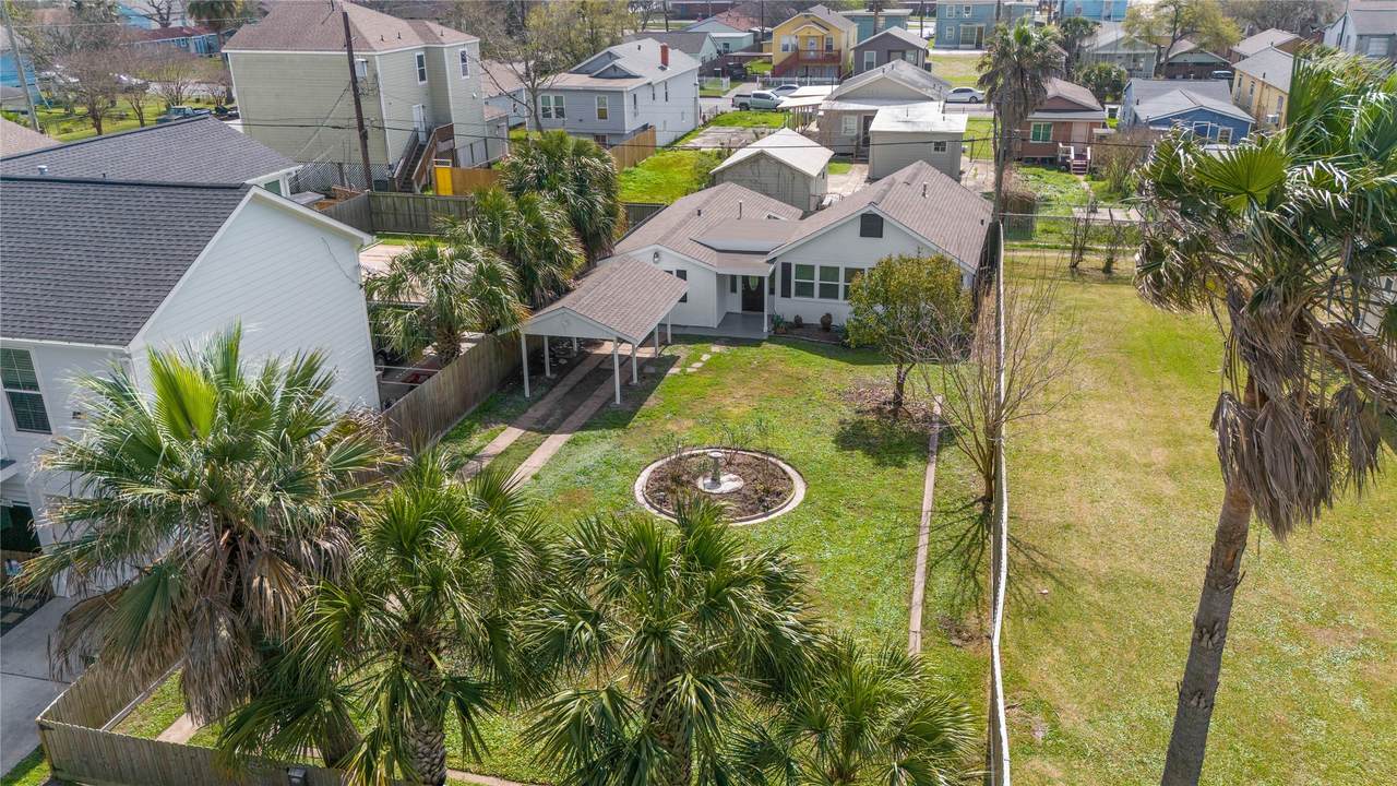 5515 Avenue R - Photo 1