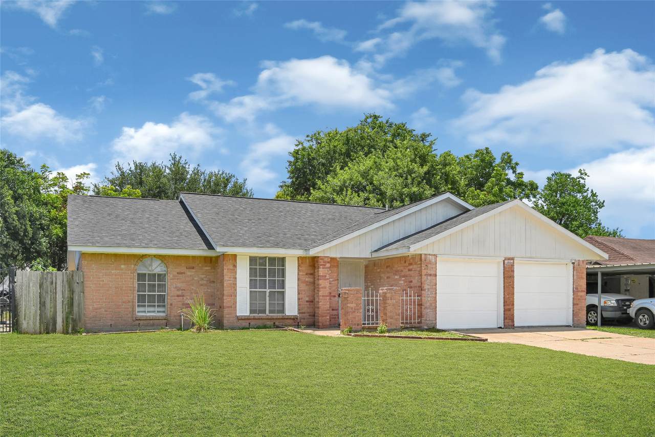 1123 Fallbrook Drive - Photo 1