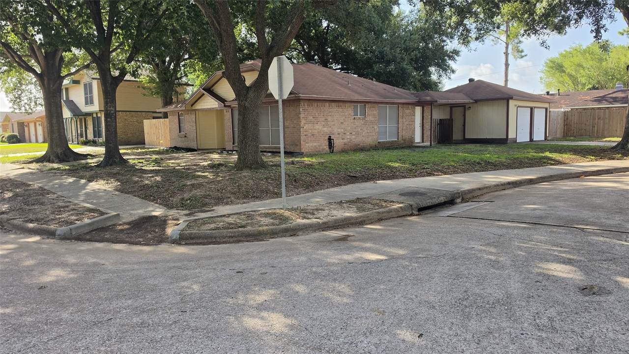 1502 Sudbury Drive - Photo 1